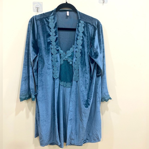 Elegant Blue Lace Trim Robe (2pcs) - Picture 1 of 6